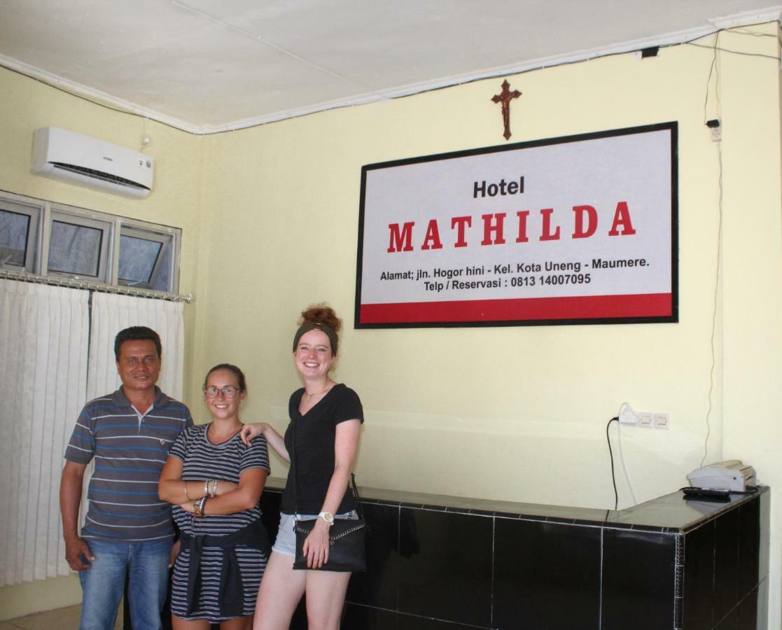 Hotel Mathilda Maumere Extérieur photo